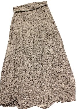 2/$30 🏷 Lularoe Black Rose Maxi Skirt Size XS